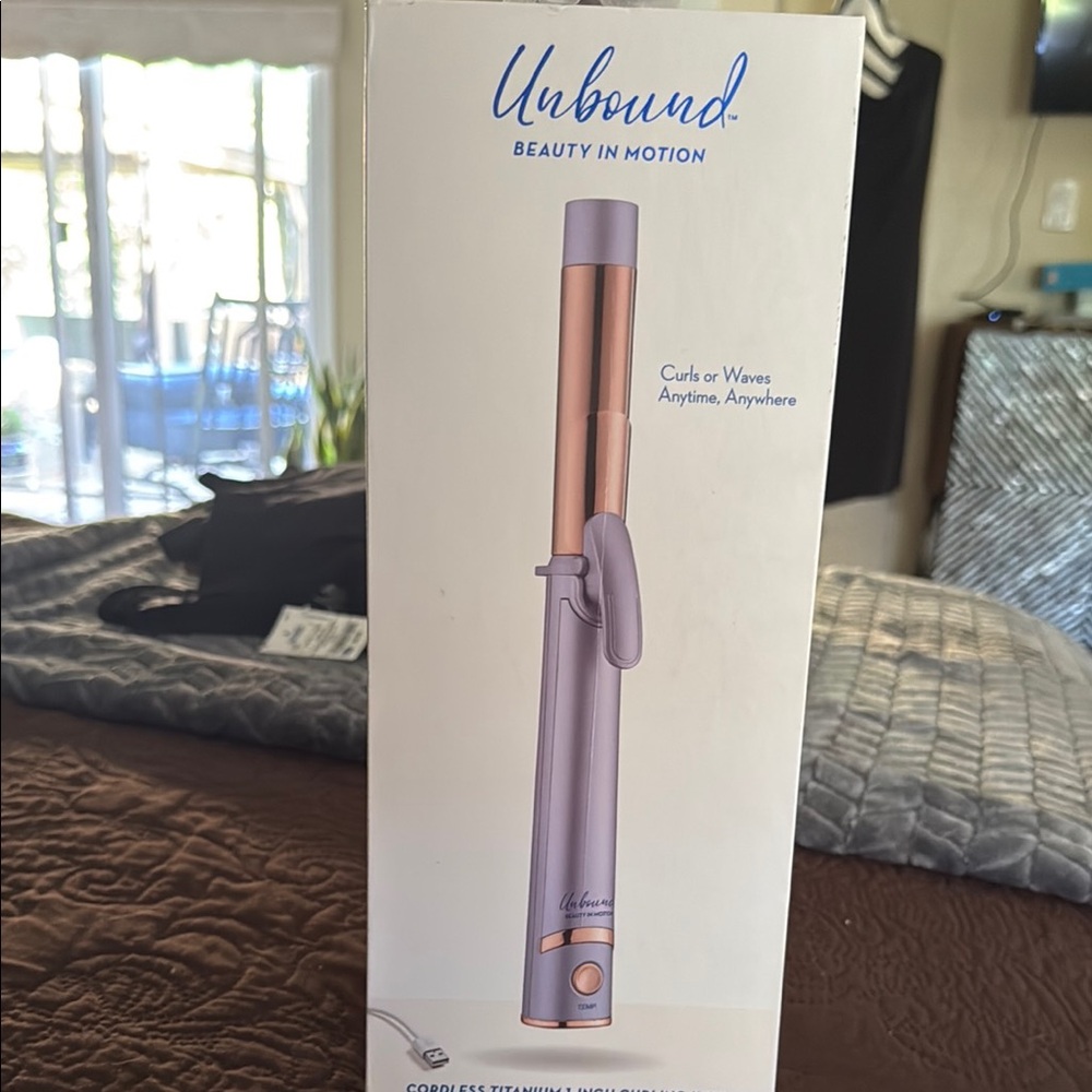 Unbound Cordless Titanium Curling Iron